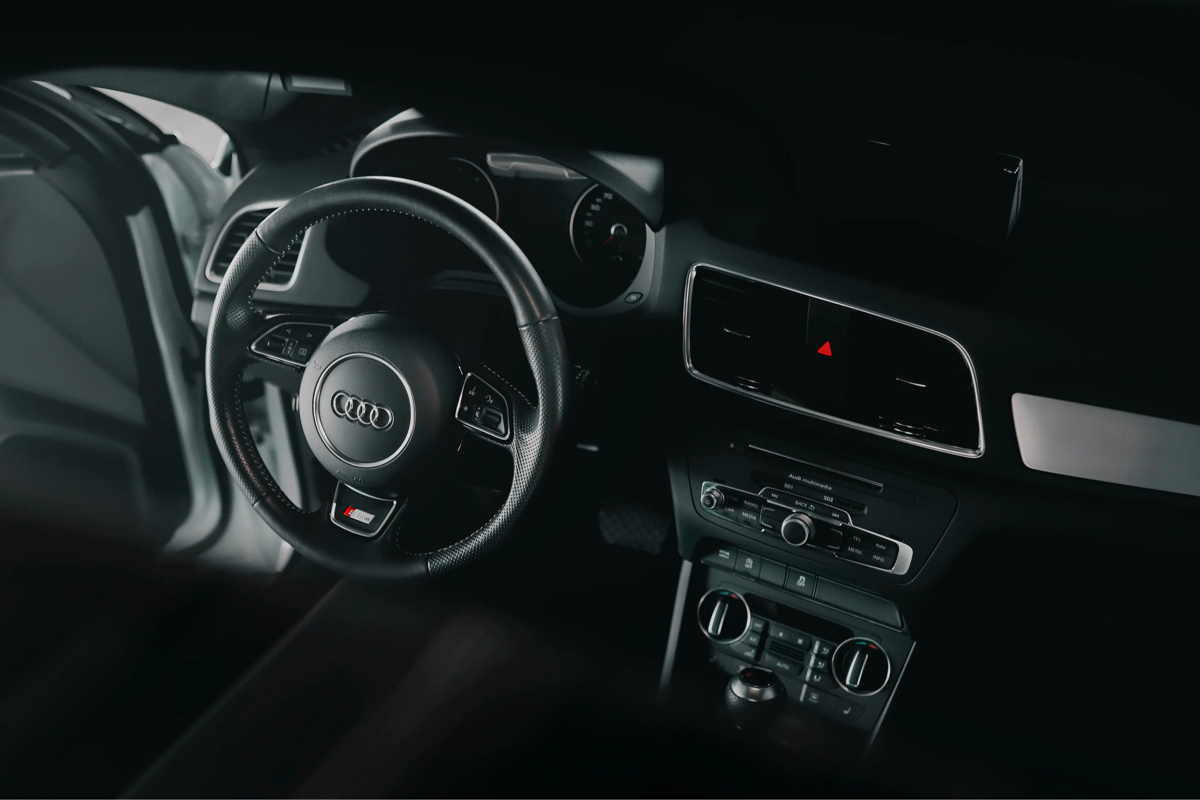 Audi Interieur mit blick auf das Lenkrad